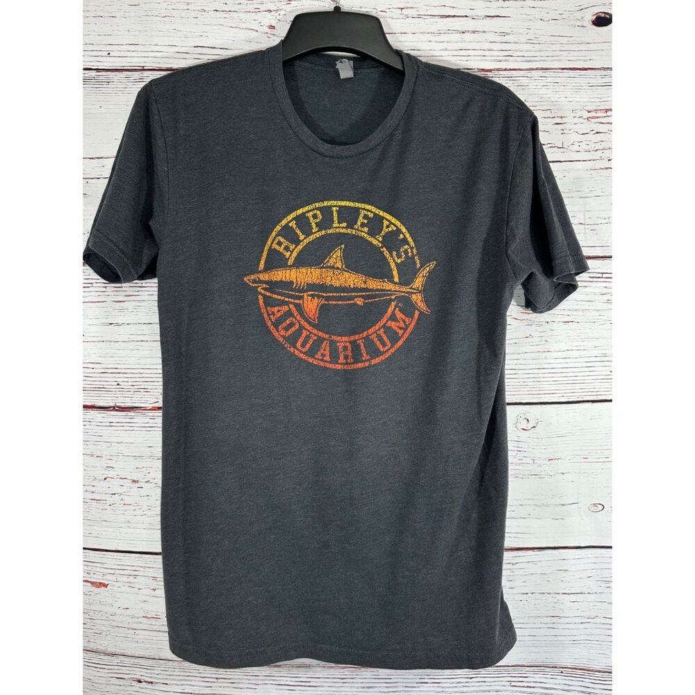 Ripleys Aquarium Graphic T-Shirt Shark Print Crew Neck Heather Gray Souvenir
